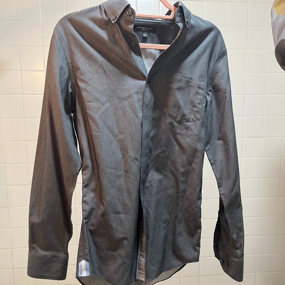 Banana Republic Men’s Gray Non Iron Button Down Shirt Size Small